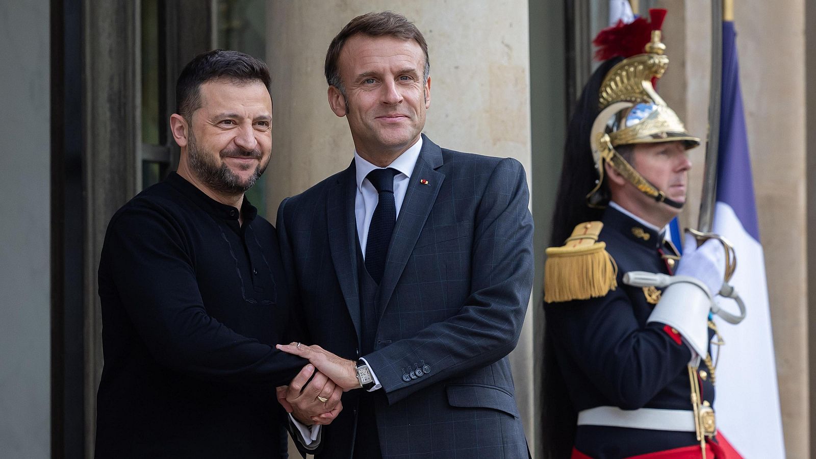 Volodímir Zelenski y Emmanuel Macron en París