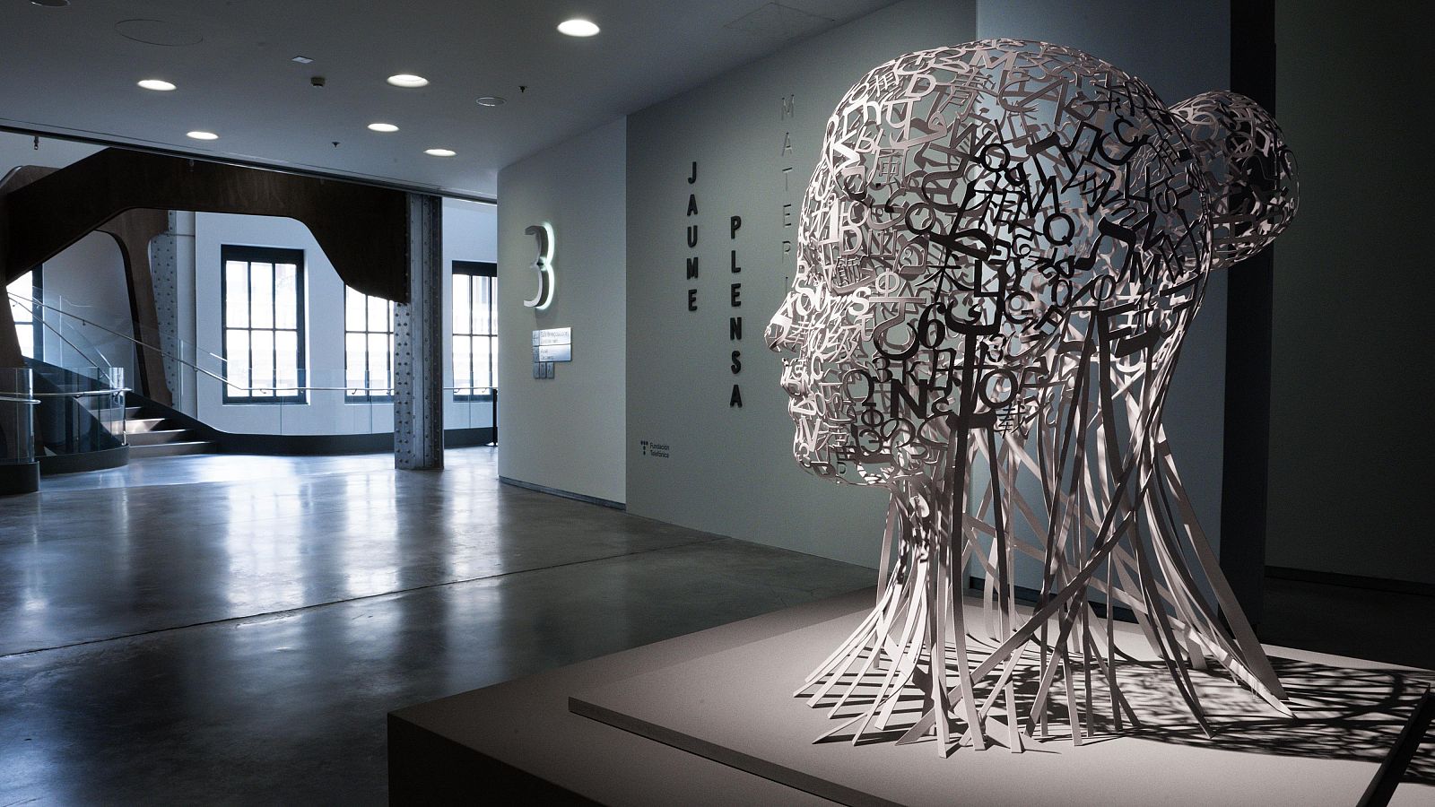 Jaume Plensa y sus etéreas esculturas en una exposición en Telefónica