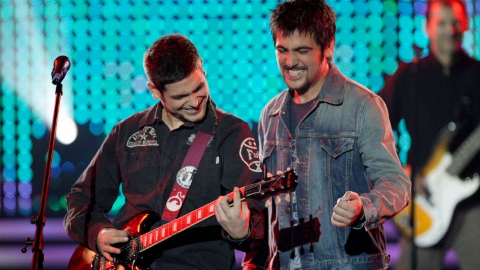 Estopa  interpretando 'Tu Calorro' en el programa Música Sí