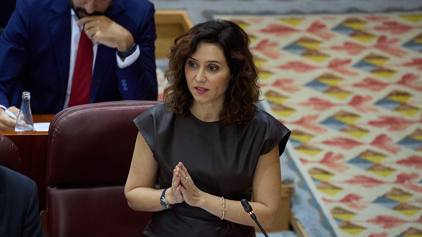 La presidenta de la Comunidad de Madrid, Isabel Díaz-Ayuso, durante un pleno en la Asamblea de Madrid