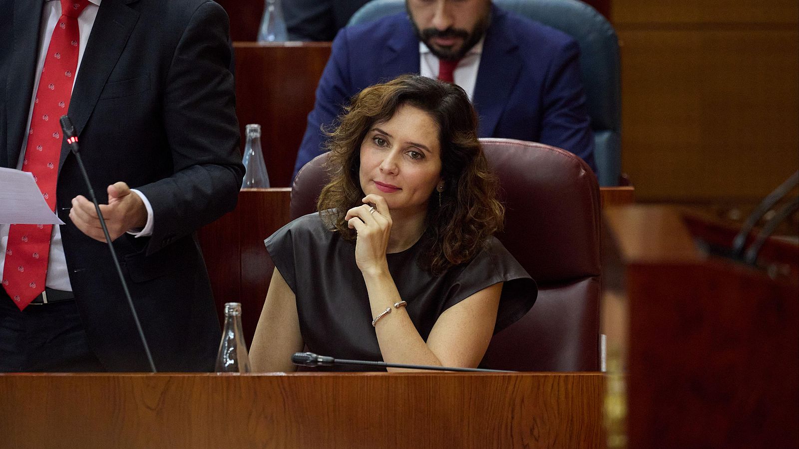 La presidenta de la Comunidad de Madrid, Isabel Díaz Ayuso, durante un pleno en la Asamblea de Madrid