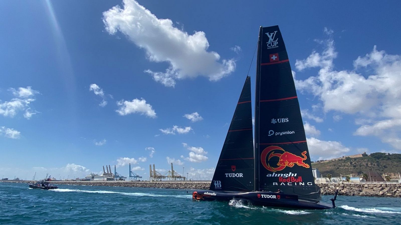 L'Alinghi, un dels velers que disputava la Copa America al Emirates Team New Zealand