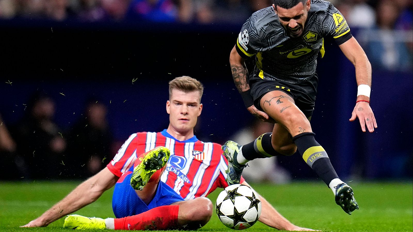 Atlético de Madrid – Lille, en directo: Sorloth trata de recuperar la pelota durante el partido