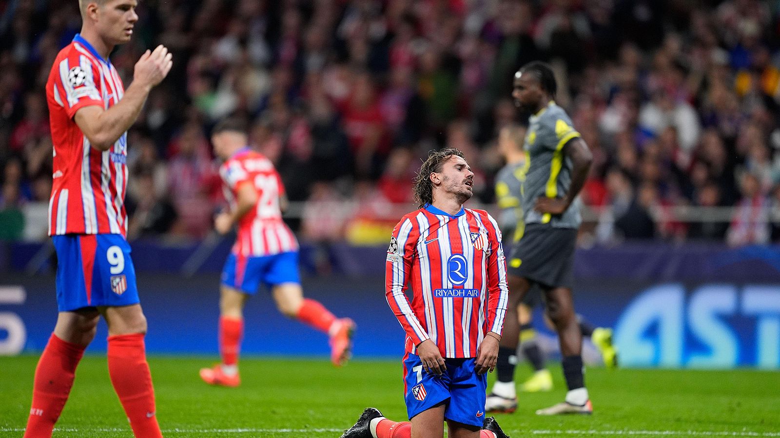 Atlético de Madrid – Lille, en directo: Griezmann se lamenta por una ocasión fallada durante el partido Atlético de Madrid – Lille: resumen, resultado y goles