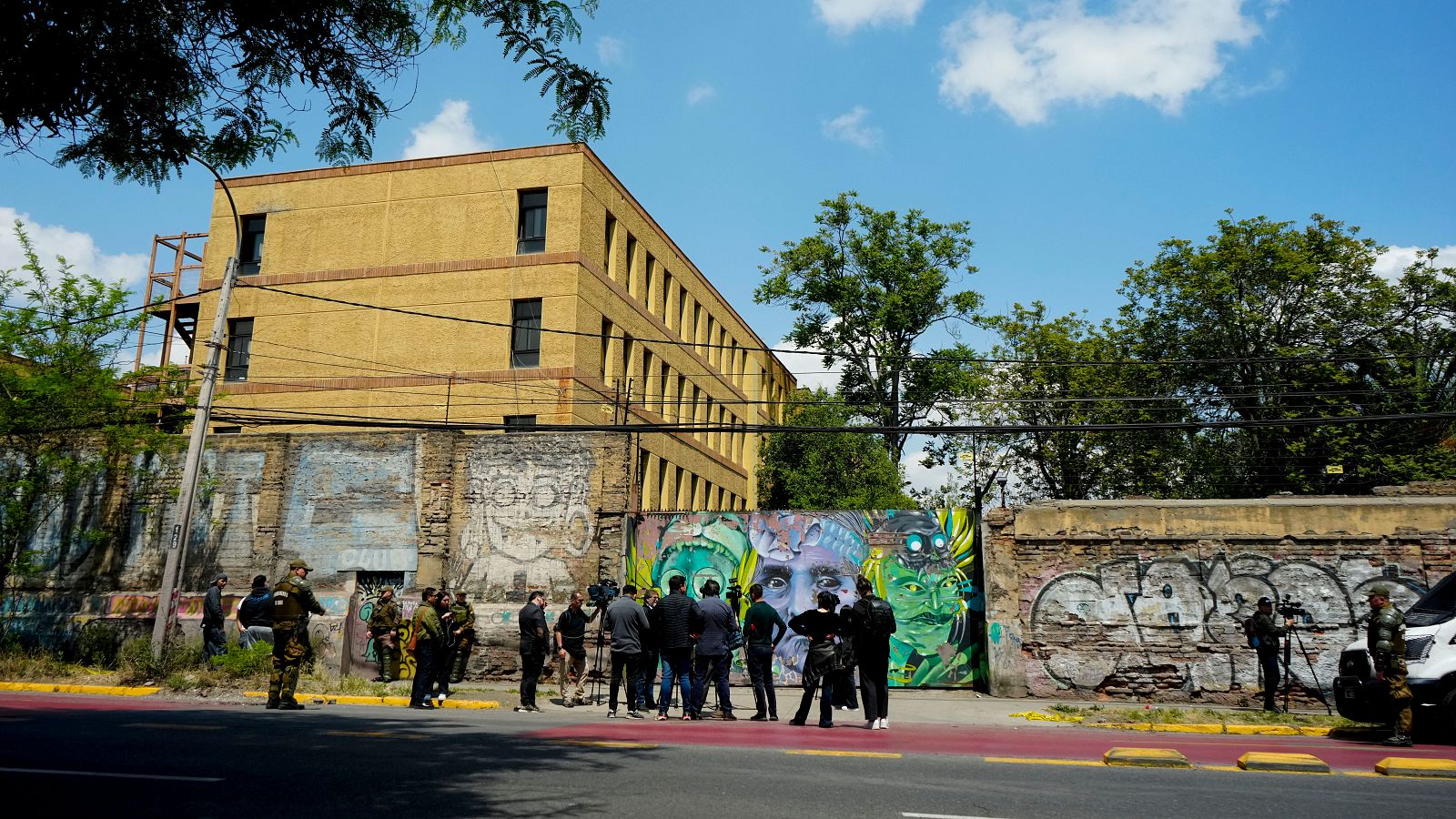 Al menos 35 heridos tras explotar un 'cóctel molotov' en un instituto de Chile