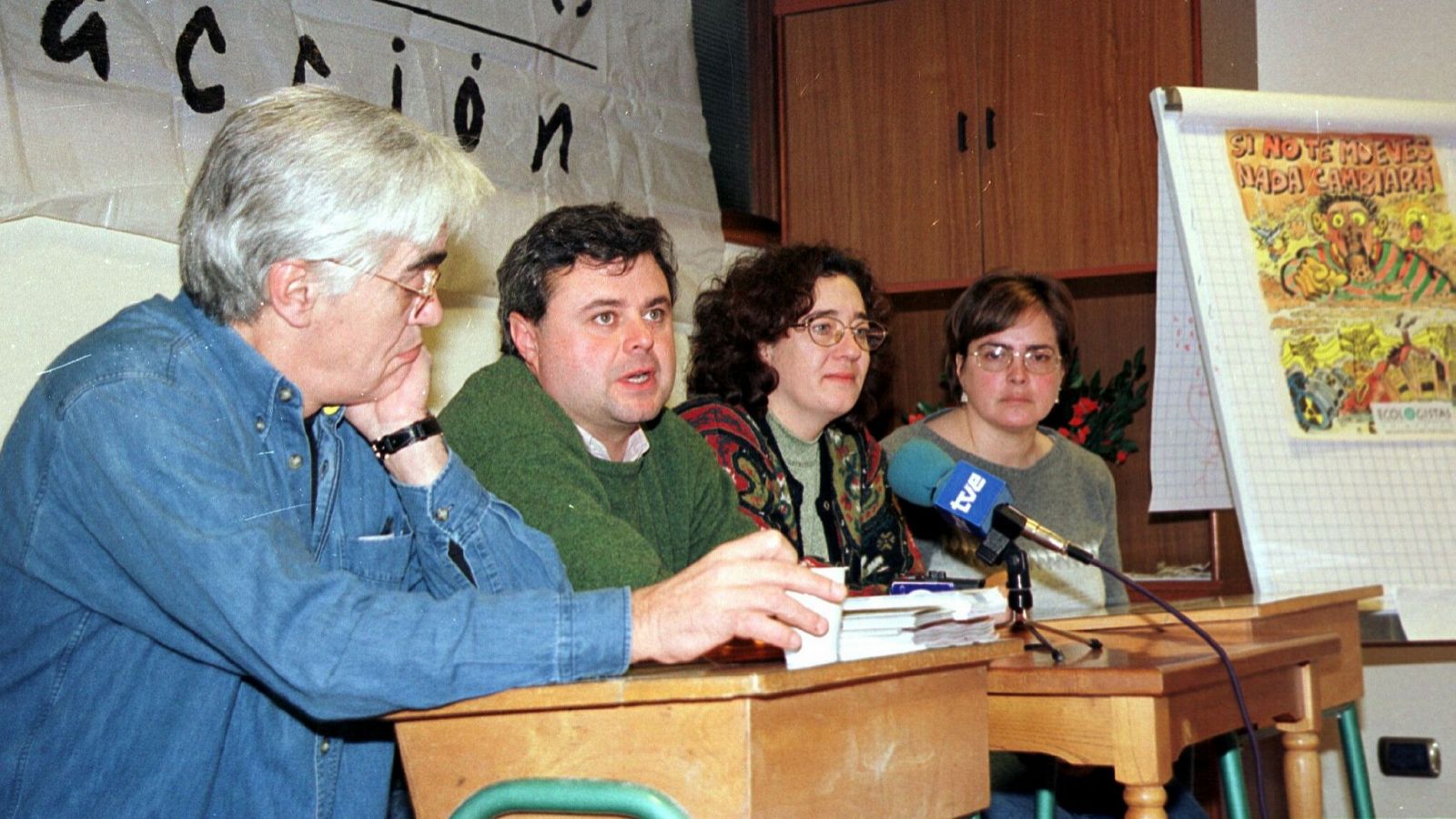 Foto de archivo de Santiago Martín Barajas, en el centro de la imagen, con jersey verde