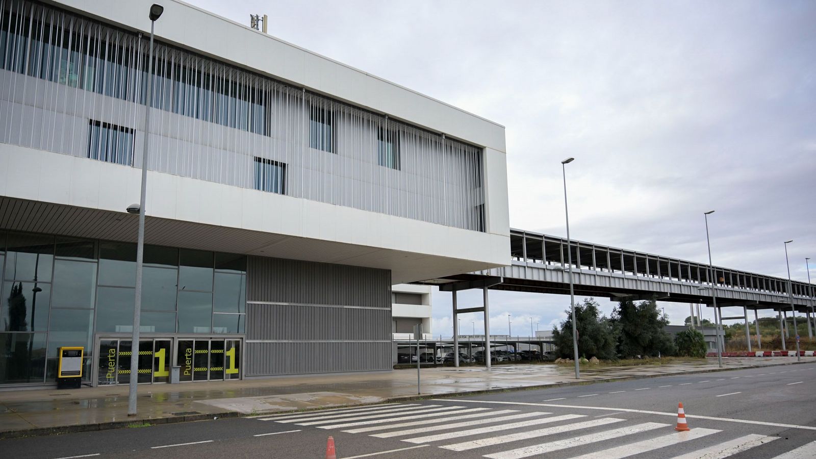 El Gobierno descarta el centro de acogida de migrantes en el aeropuerto de Ciudad Real