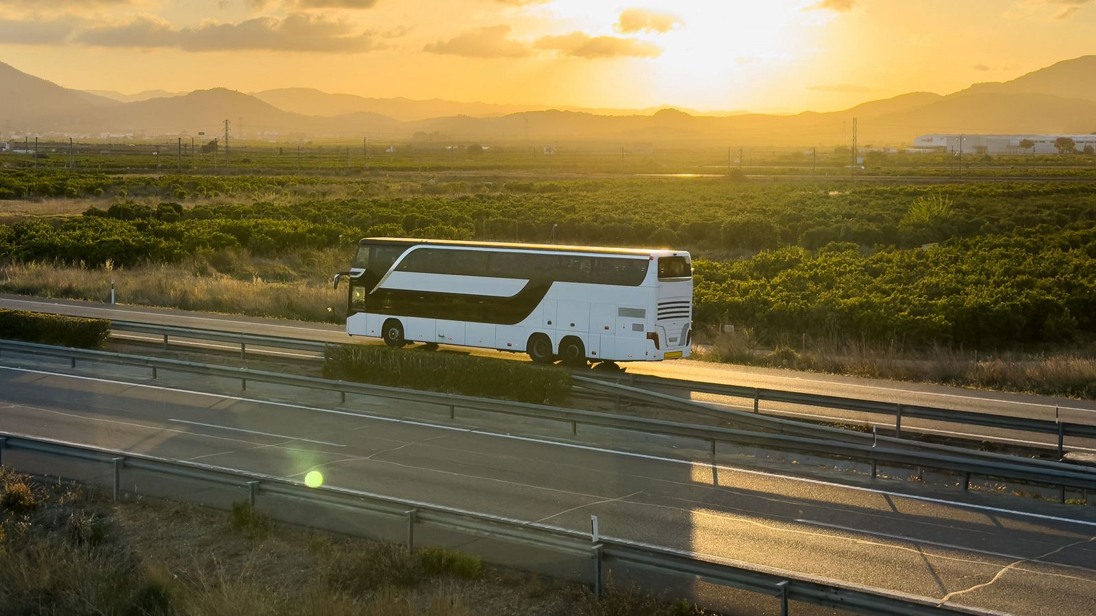 Imagen de un autobús durante un viaje en carretera