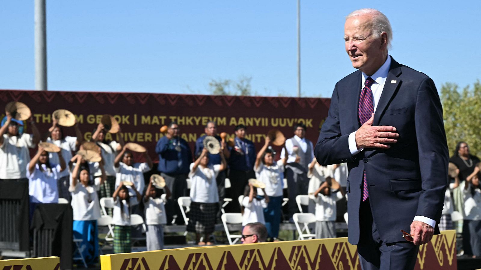 Biden piden perdón por las atrocidades cometidas en internados públicos para niños indígenas