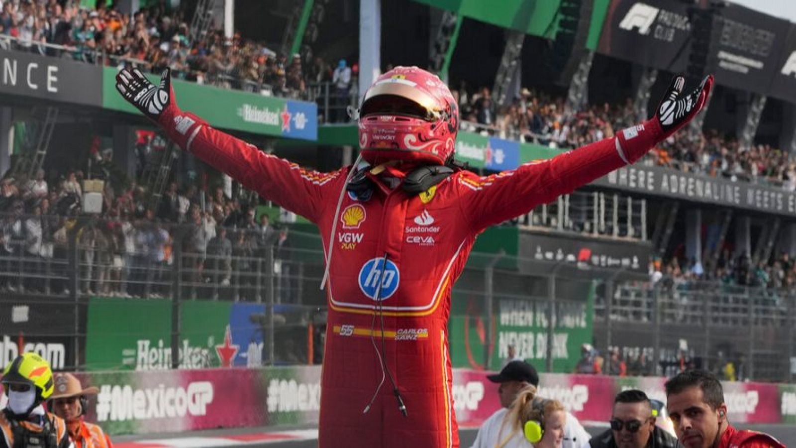 F1- GP de México, carrera final: Carlos Sainz celebra su victoria en el Autódromo Hermanos Rodríguez