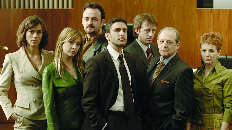 Plantel de actores de la serie 'Al filo de la ley'