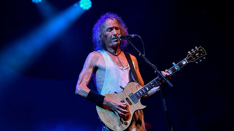 "Cuando estás componiendo estás mirando para dentro, no estás mirando para afuera".