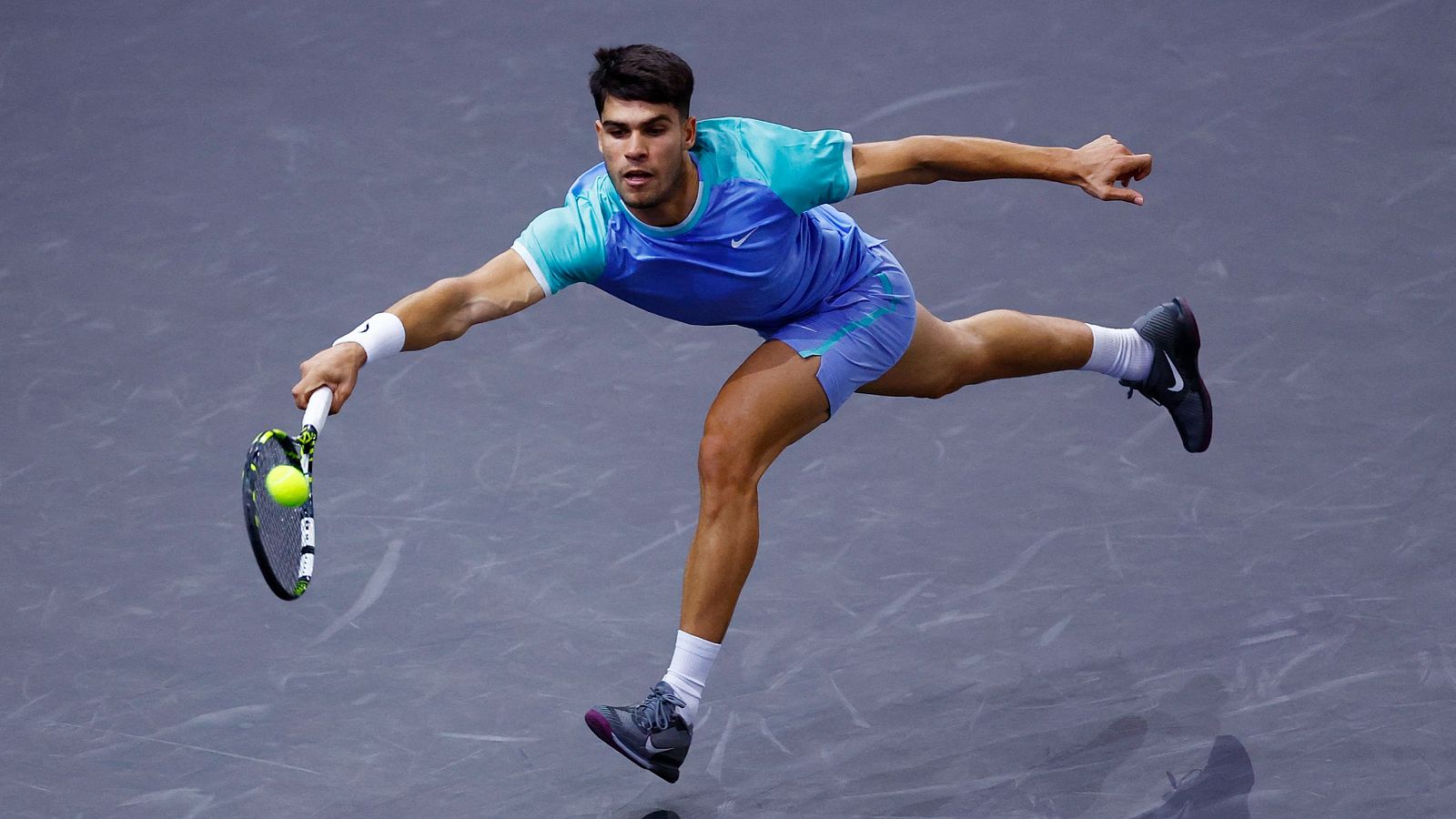 Carlos Alcaraz en el Masters 1000 de París