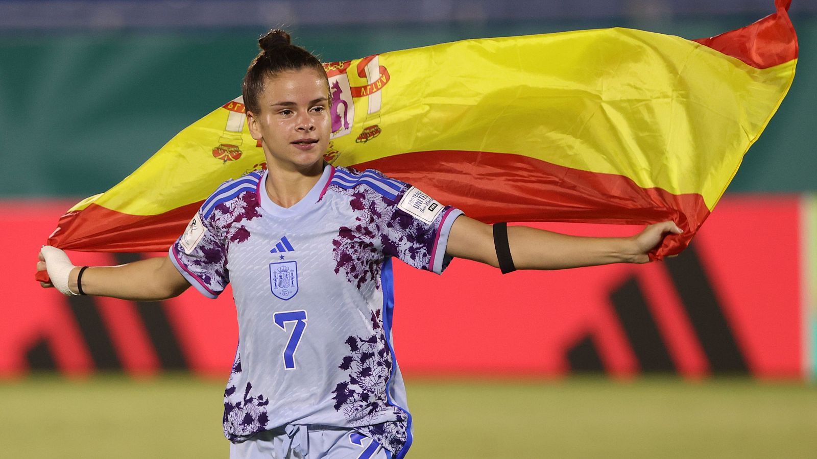 Noa Ortega de España en el partido por la semifinal de la Copa Mundial Femenina sub-17