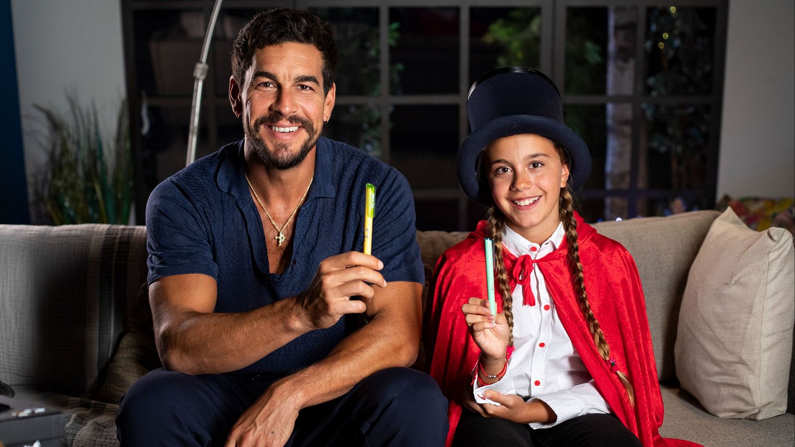 Mario Casas y Sirena Segura, protagonistas de la nueva campaña de ‘Un juguete, Una Ilusión’