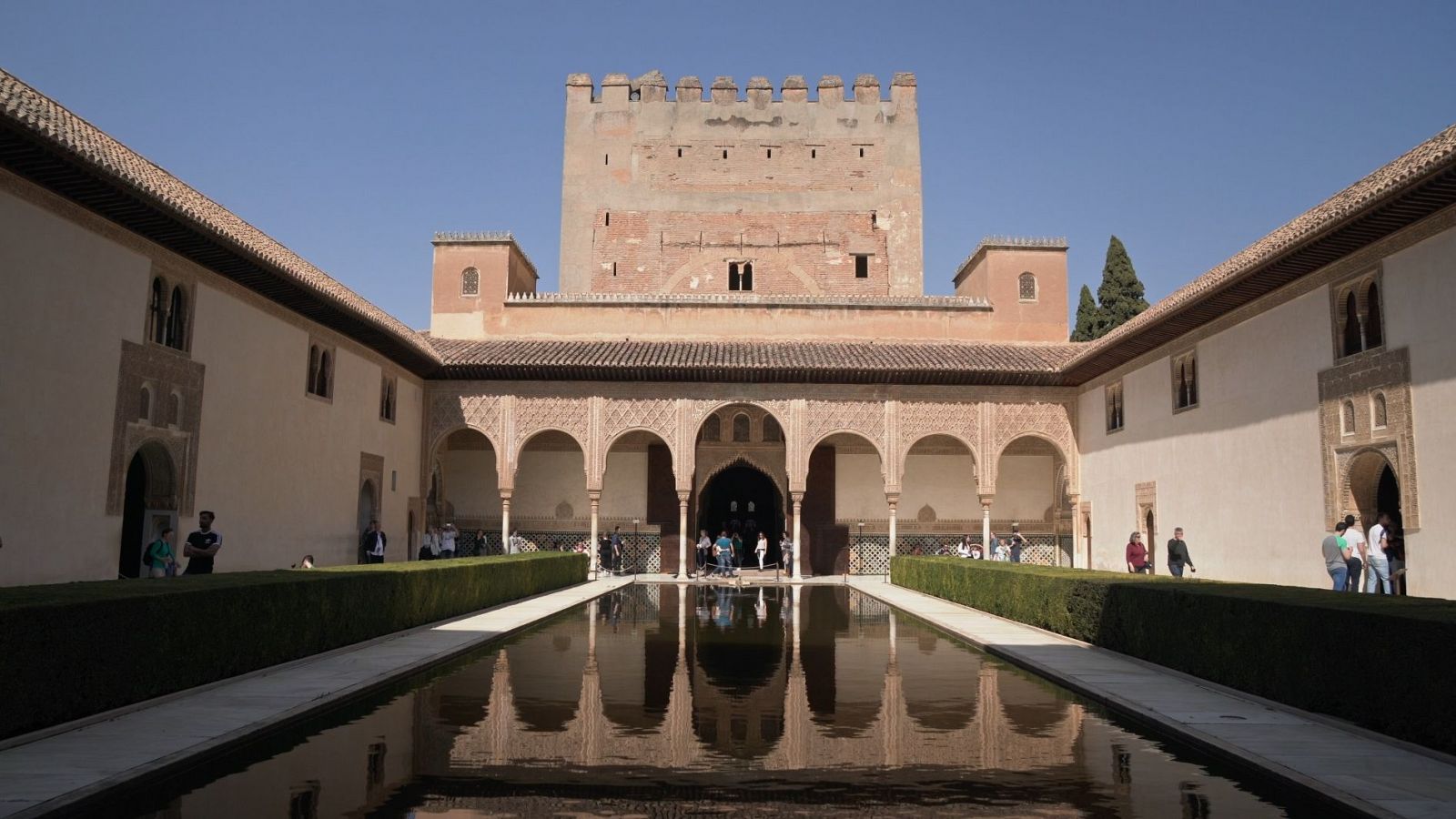 El Patio de Comares, de la Alhambra