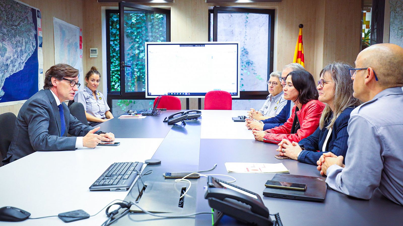 Reunió del president de la Generalitat, Salvador Illa, i la consellera d'Interior, Núria Parlon, amb el Centre de Coordinació Operativa de Catalunya | Jordi Bedmar/Generalitat de Catalunya