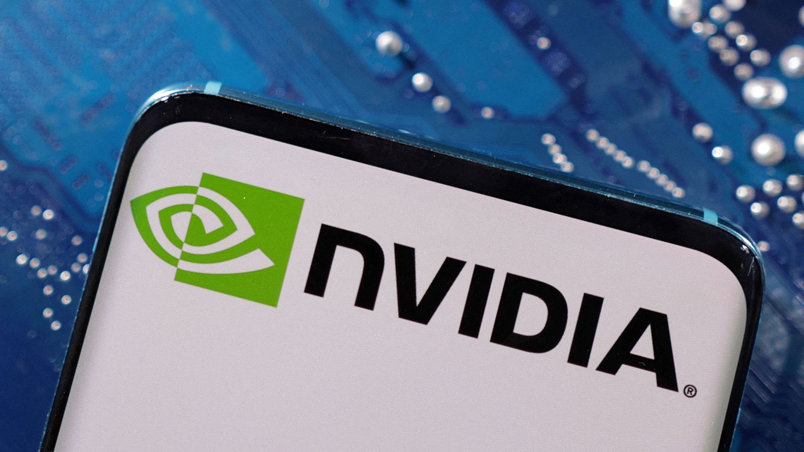 El logo de la tecnológica Nvidia en la pantalla de un móvil