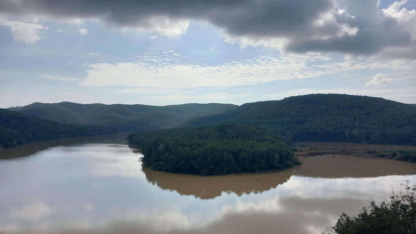 Estat del pantà del Foix després dels episodis de pluges de la DANA