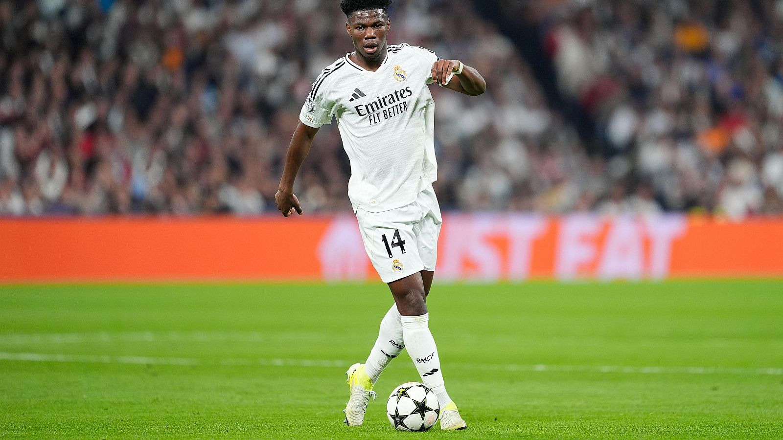 Aurélien Tchouameni durante el Real Madrid - AC Milan de Champions League.