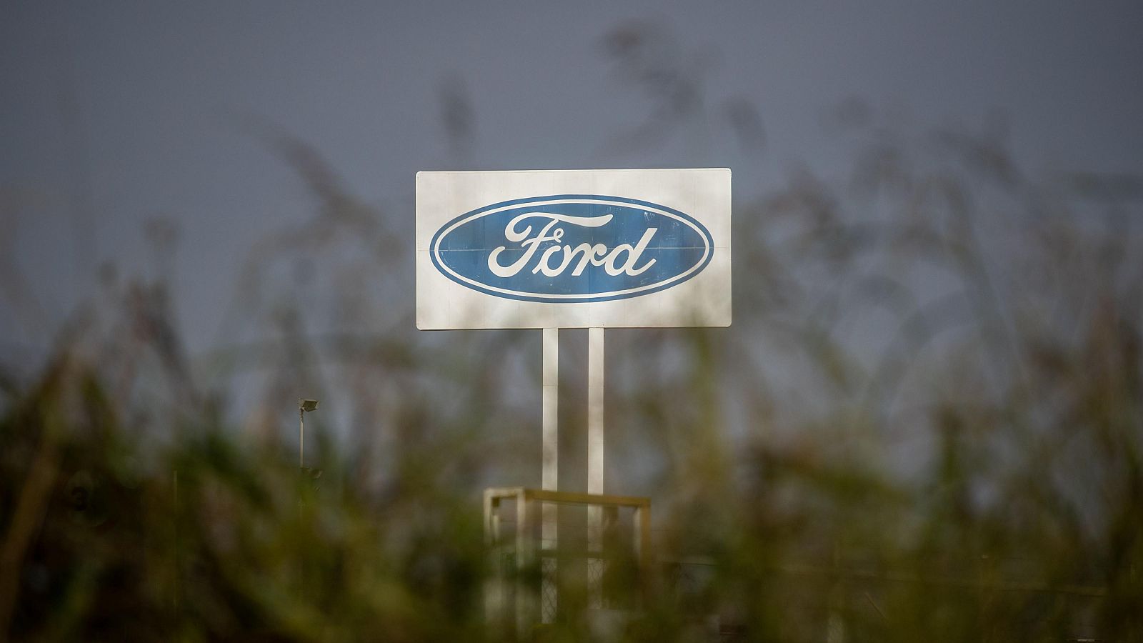 Ford aplicará el ERTE de fuerza mayor en Almussafes hasta el 30 de noviembre y complementará los salarios al 100%