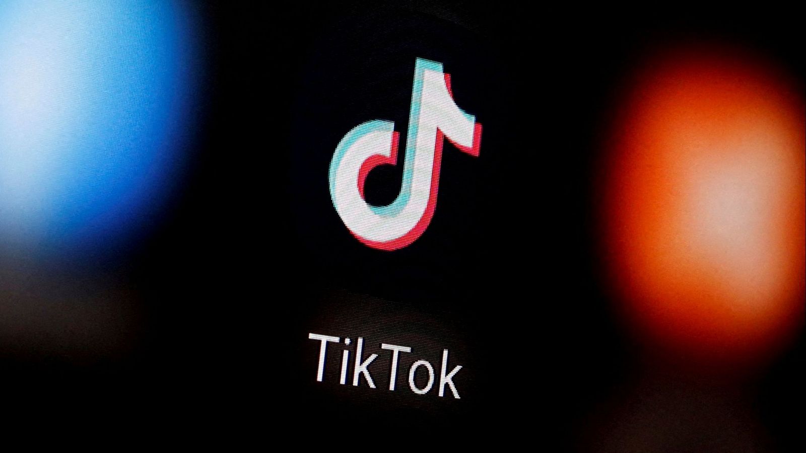 Logo de la red social TikTok en la pantalla de un móvil