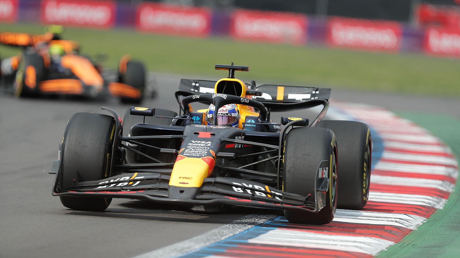 Max Verstappen en el gran premio de Fórmula 1 de Mexico