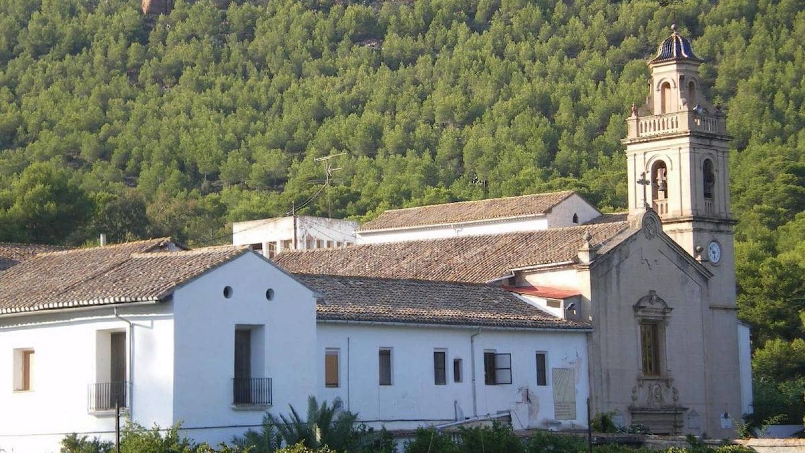 Cuatro religiosos heridos tras ser atacados en un monasterio de Gilet, Valencia