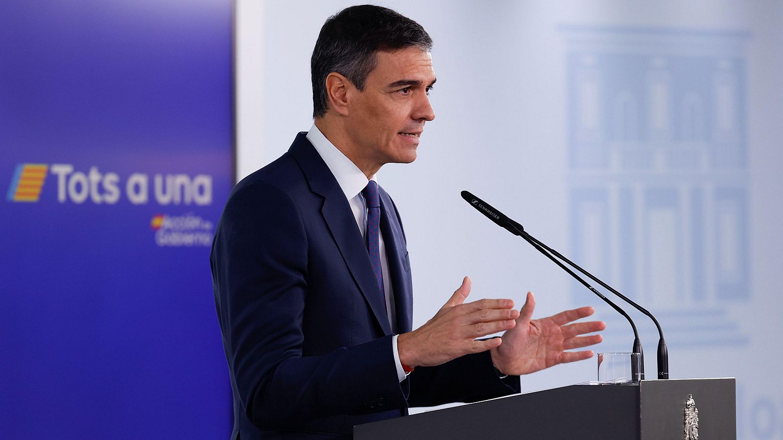 Pedro Sánchez anuncia un "escudo laboral" para los afectados por la DANA.