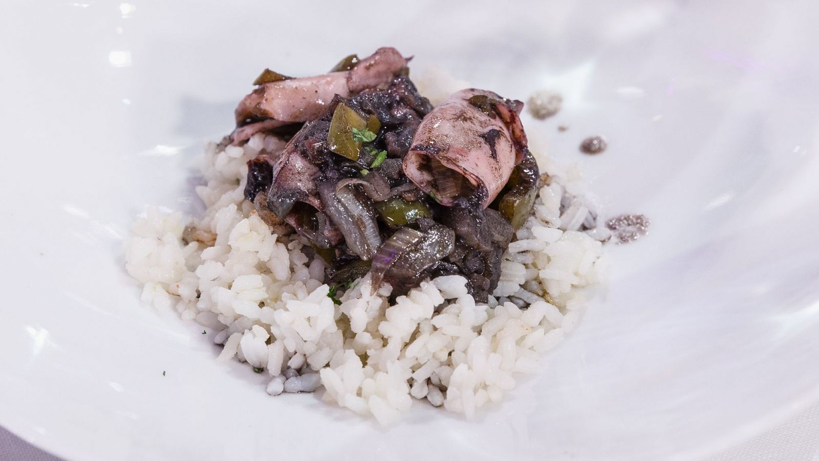 Chipirones en su tinta con arroz, receta del cantante Pitingo en MasterChef Celebrity.