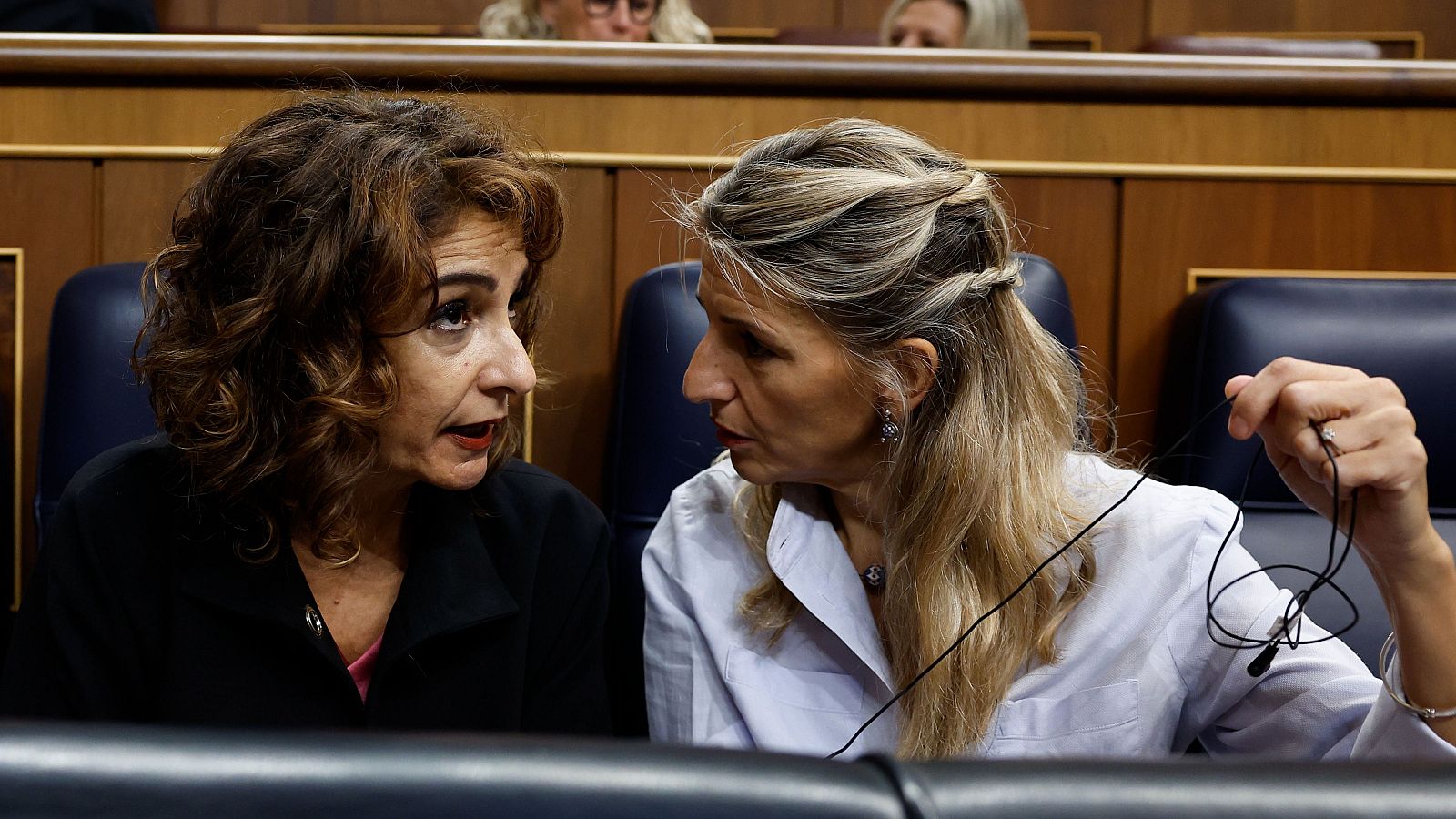 María Jesús Montero y Yolanda Díaz en el Congreso