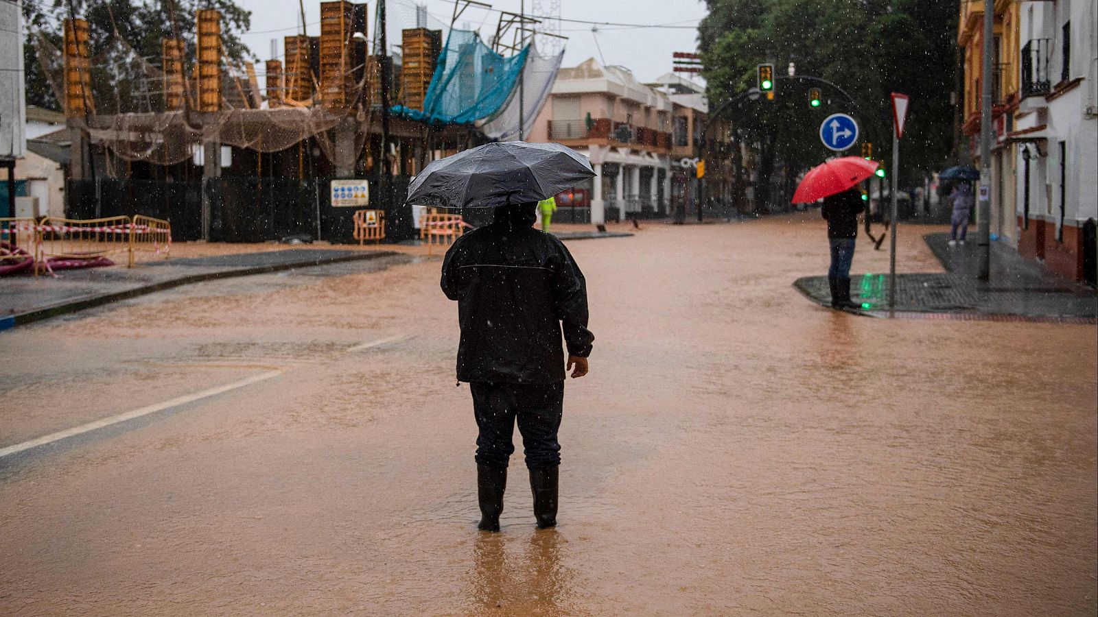 Las trombas de agua y granizo inundan algunas de las principales avenidas de Málaga