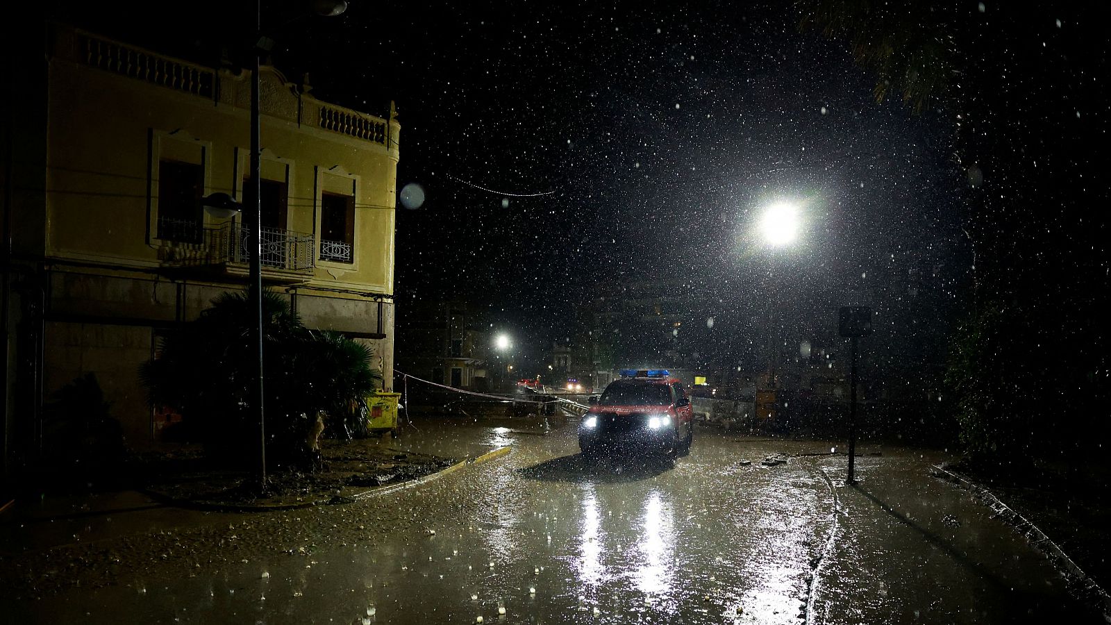 Valencia se despierta tras una noche con los equipos de emergencia movilizados por la nueva DANA