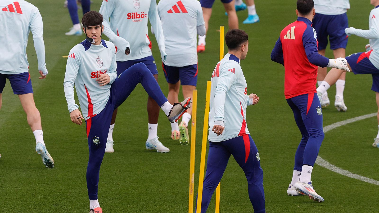 Cubarsí, en un entrenamiento con la selección española