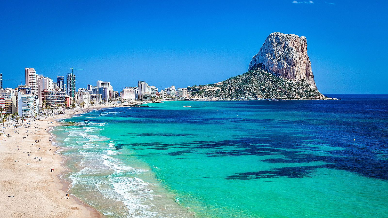 Imagen de archivo del mar Meditérraneo en la ciudad de Calpe