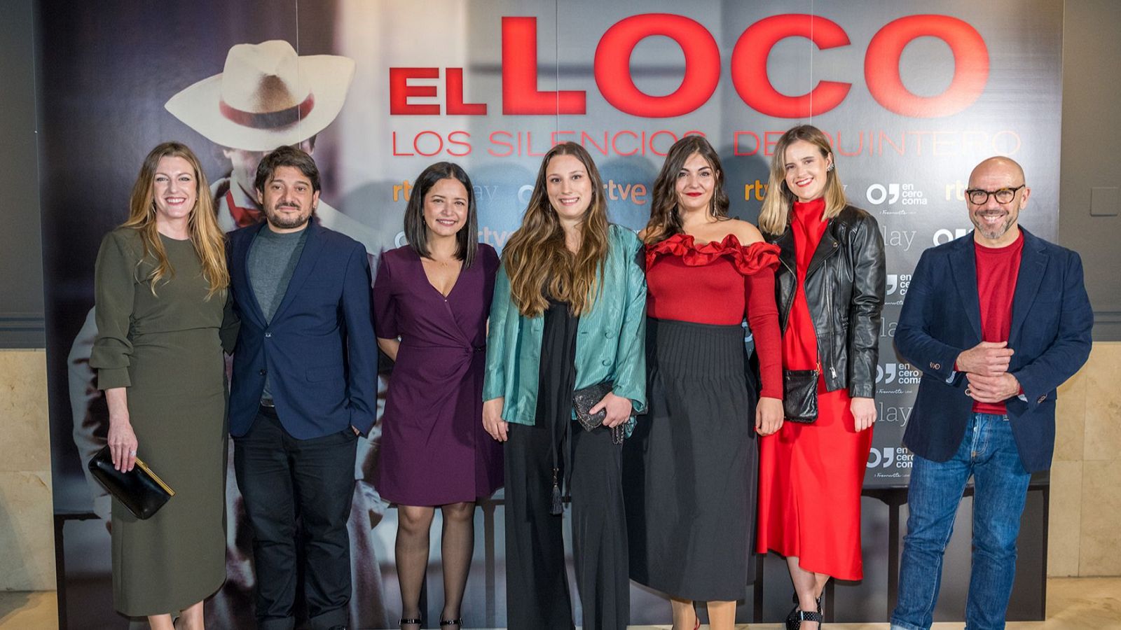 Equipo responsable de la serie documental junto a las hijas de Jesús Quintero