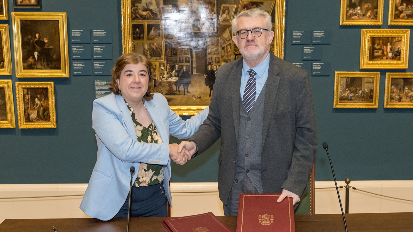 La presidenta interina de RTVE, Concepción Cascajosa, y el director del Museo Nacional del Prado, Miguel Falomir