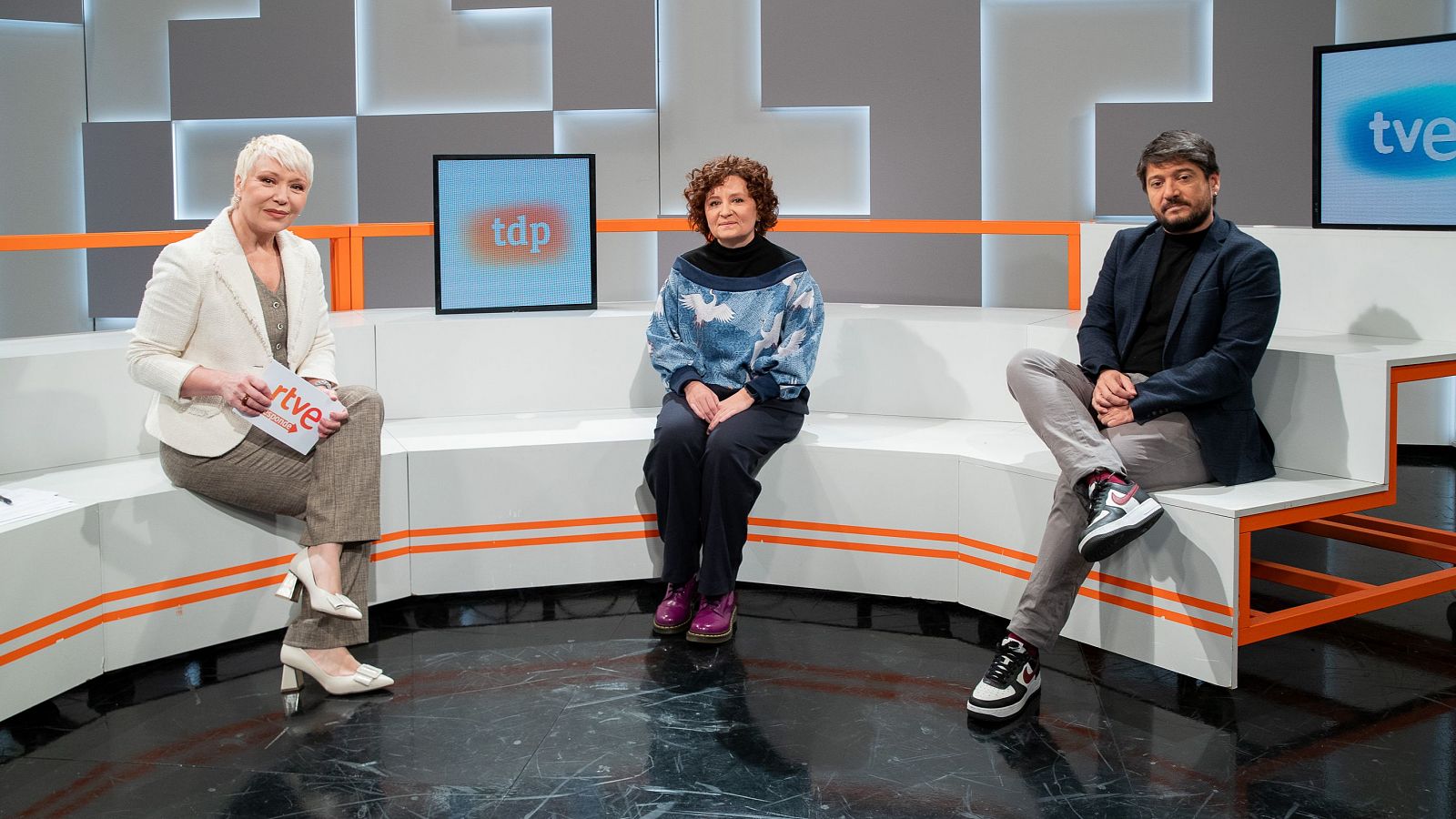 Rosa Molló con Teresa Muñoz y Alberto Fernández