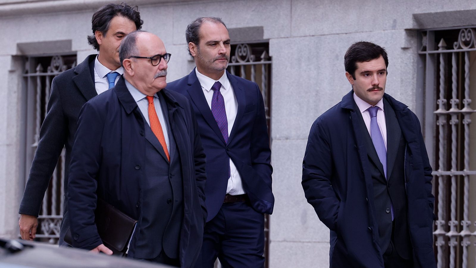 Tres socios de De Aldama declaran este lunes ante el juez del caso Koldo tras su confesión.