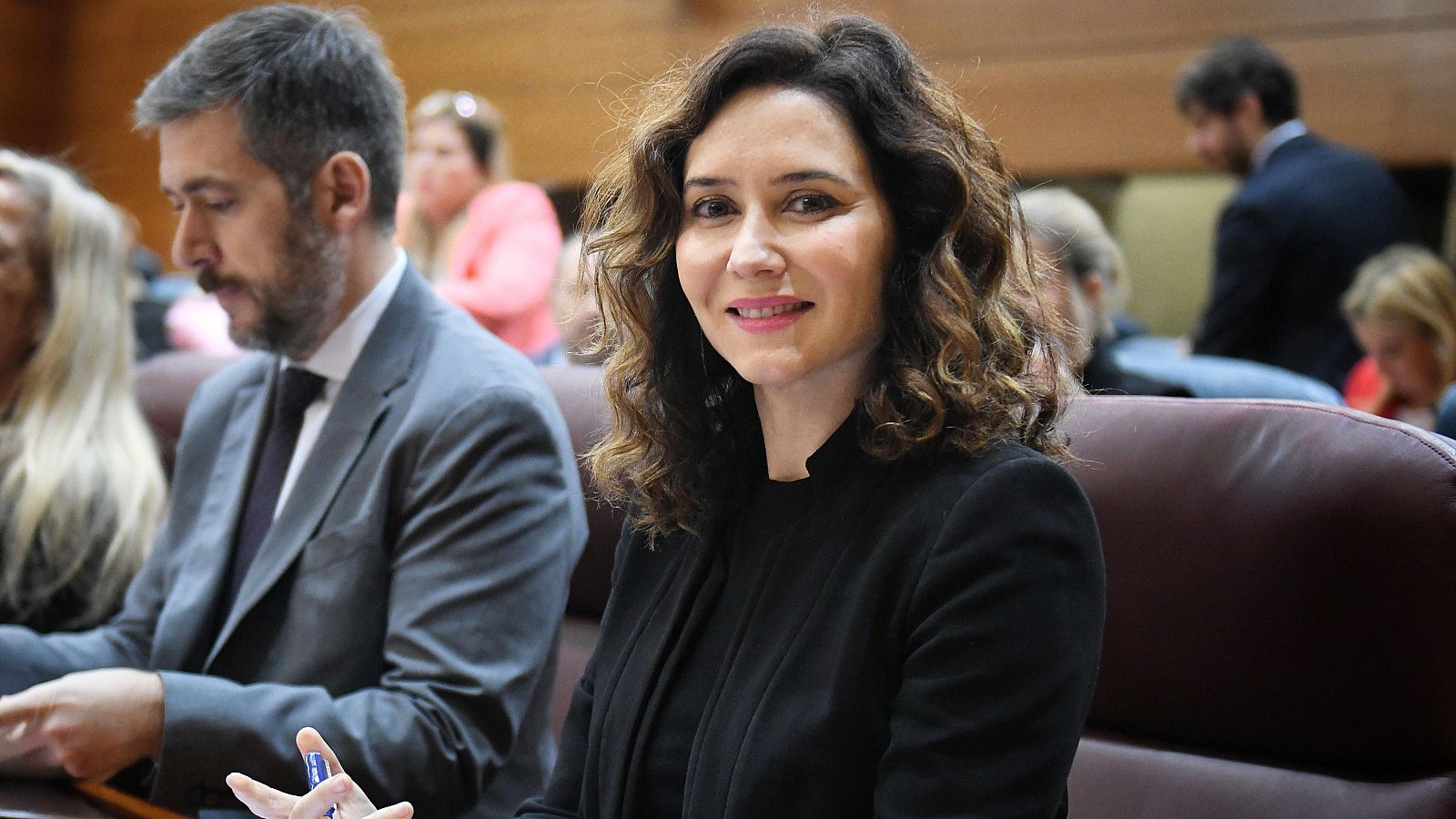 La presidenta de la Comunidad de Madrid, Isabel Díaz Ayuso, durante un pleno en la Asamblea de Madrid