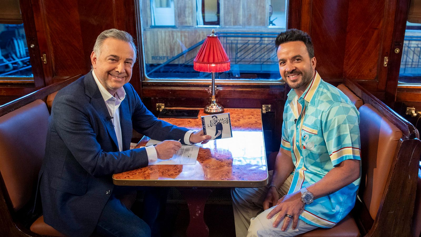 Luis Fonsi en el programa 'Plano General', en el Museo del Ferrocarril en Madrid