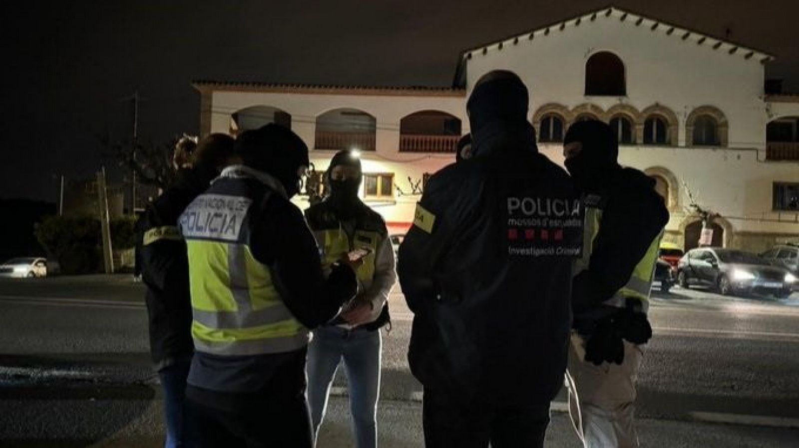 Operación policial de antidroga y tráfico de seres humanos en Barcelona