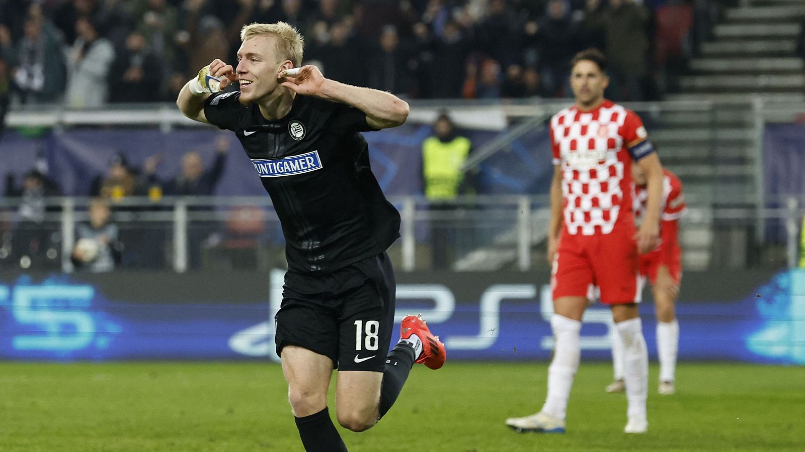 Mika Biereth celebra el gol del Sturm Graz ante el Girona en Champions