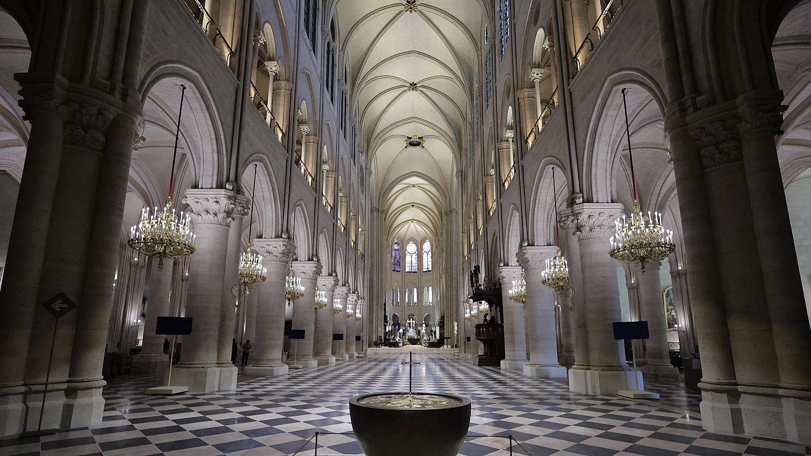 Notre Dame muestra su nuevo aspecto tras la restauración ocho días antes de su reapertura