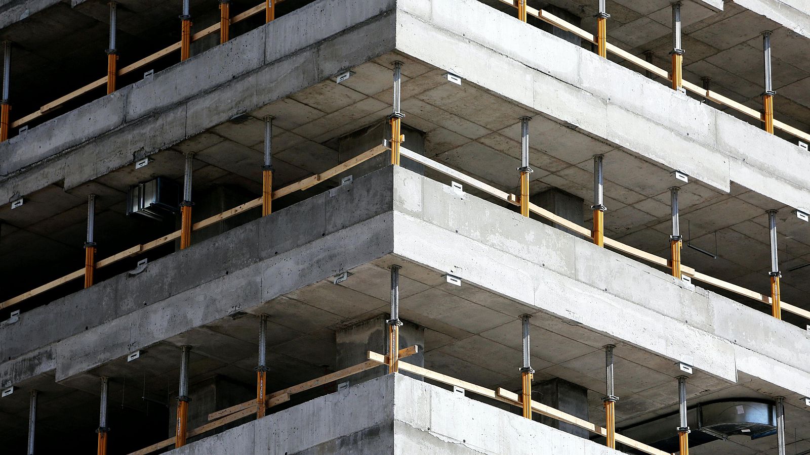 Plantes d'un nou edifici en construcció (ACN)