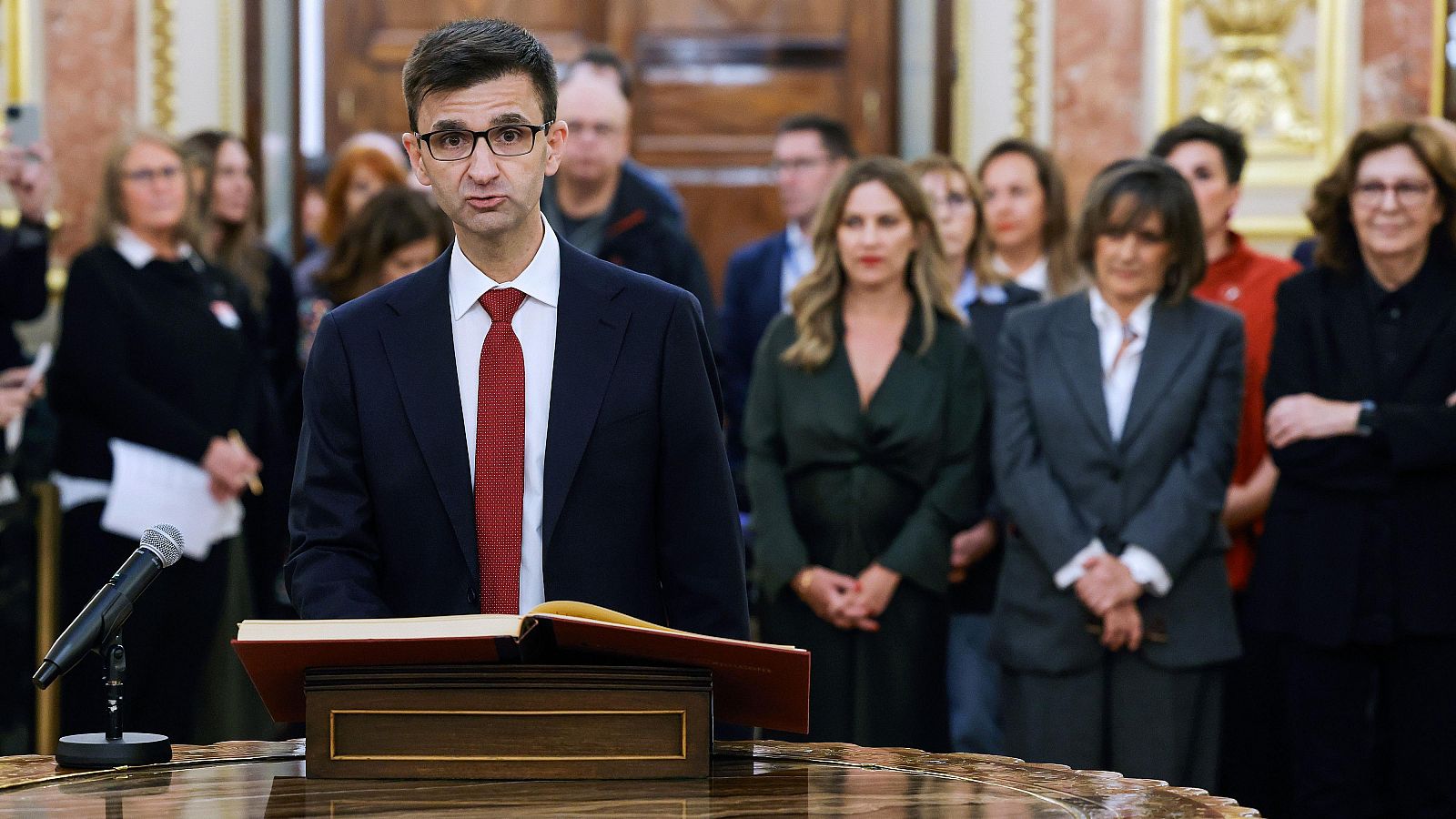  El nuevo presidente de la Corporación RTVE, José Pablo López, durante el acto de jura o promesa de acatamiento de la Constitución