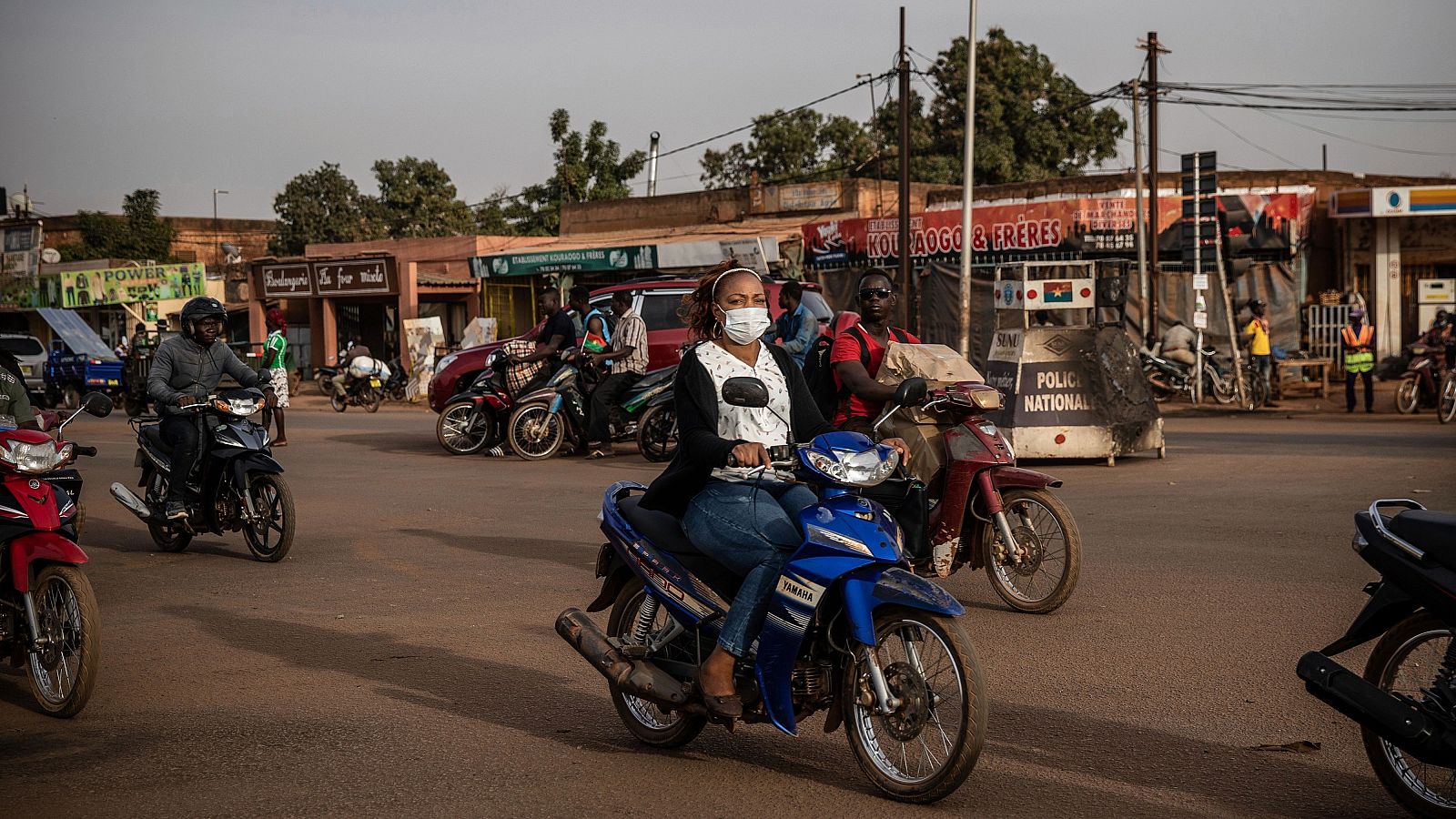 La junta militar de Burkina Faso disuelve el Gobierno