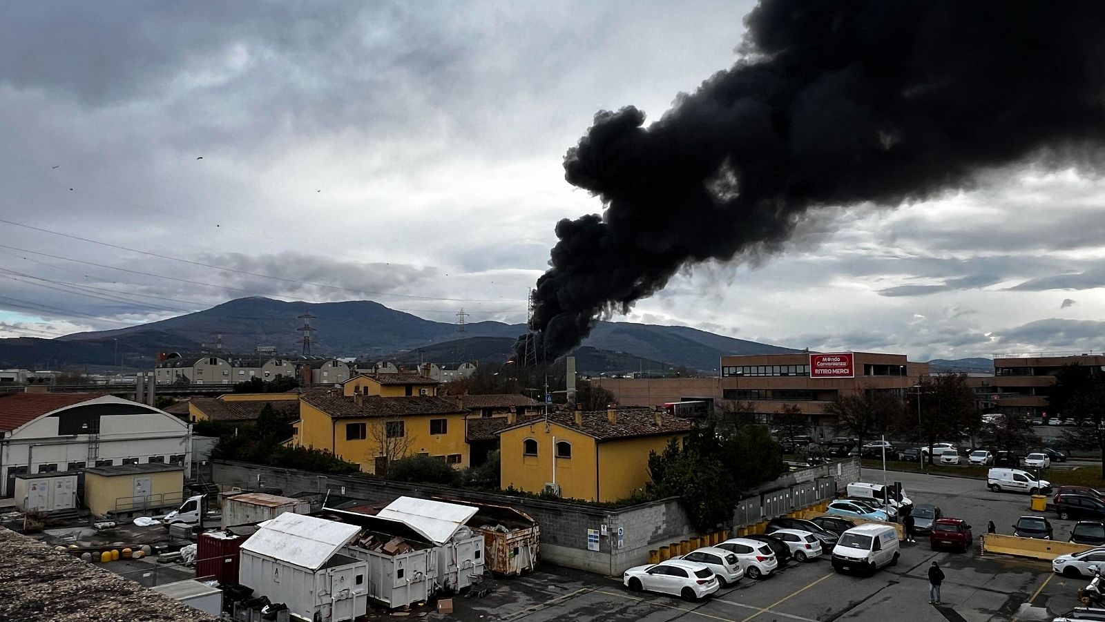 Explosión en Italia: Al menos dos muertos en una planta de la energética ENI