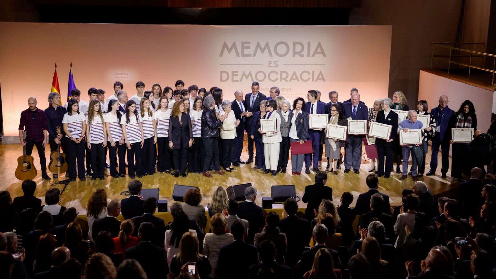 Acto institucional del ‘Día de Recuerdo y Homenaje a todas las víctimas del golpe militar, la Guerra y la Dictadura’