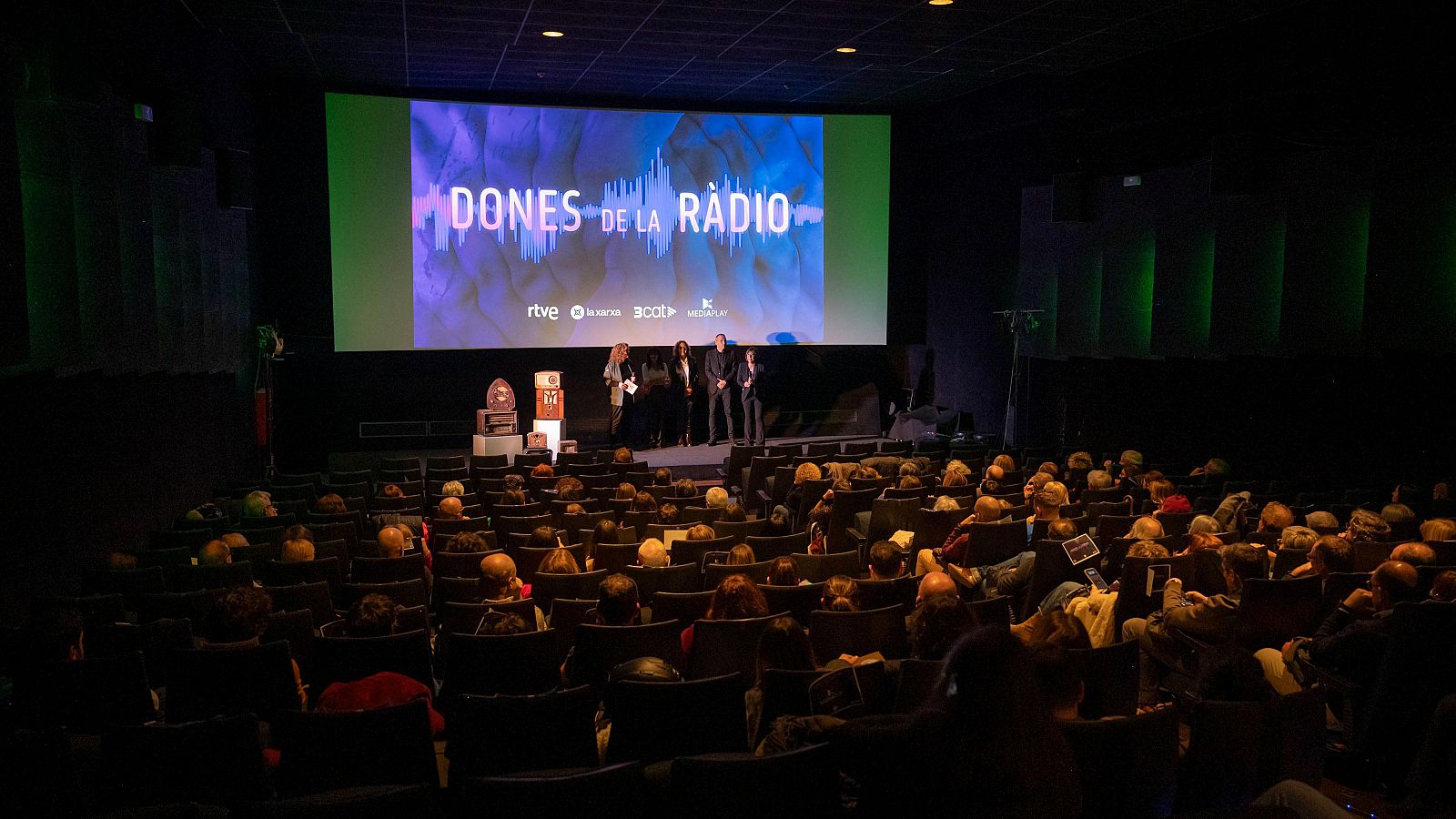 Presentació als cinemes Girona de 'Dones de la ràdio'